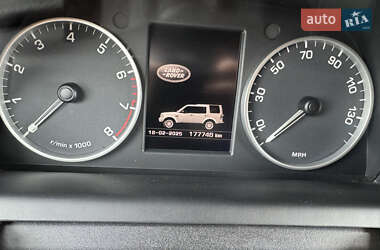 Позашляховик / Кросовер Land Rover Discovery 2015 в 