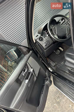 Позашляховик / Кросовер Land Rover Discovery 2015 в 