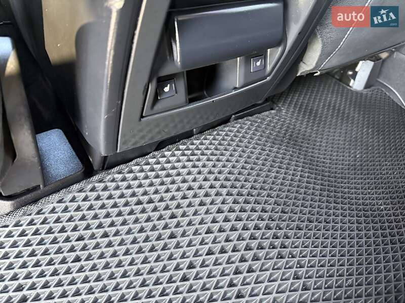 Внедорожник / Кроссовер Land Rover Discovery 2007 в Черновцах