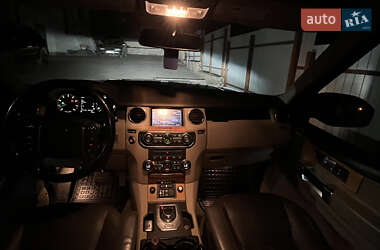 Внедорожник / Кроссовер Land Rover Discovery 2014 в 