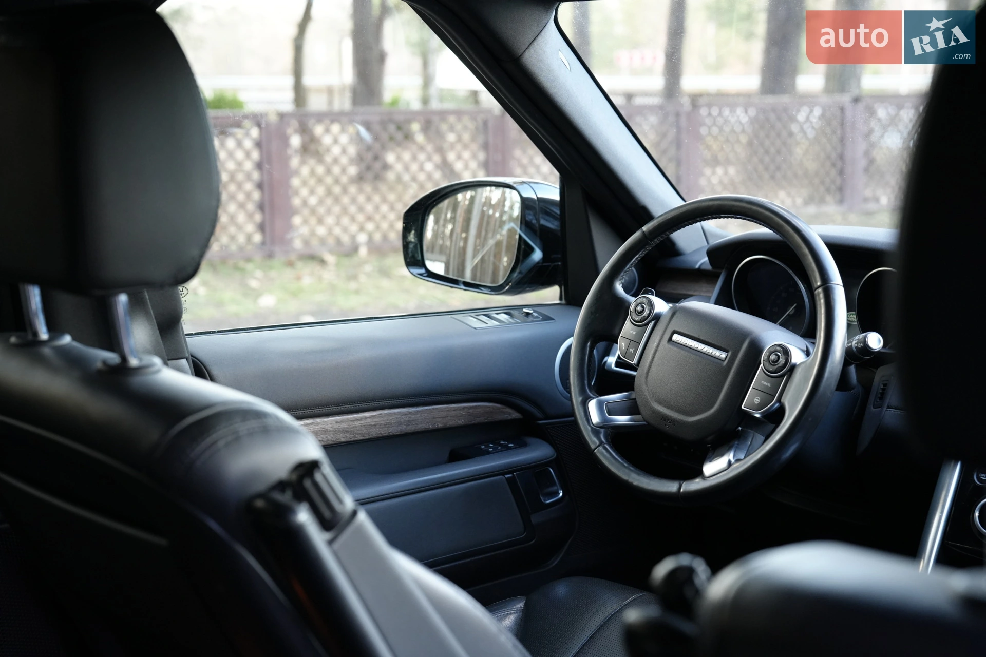 2017 Land Rover Discovery - мініатюра 12