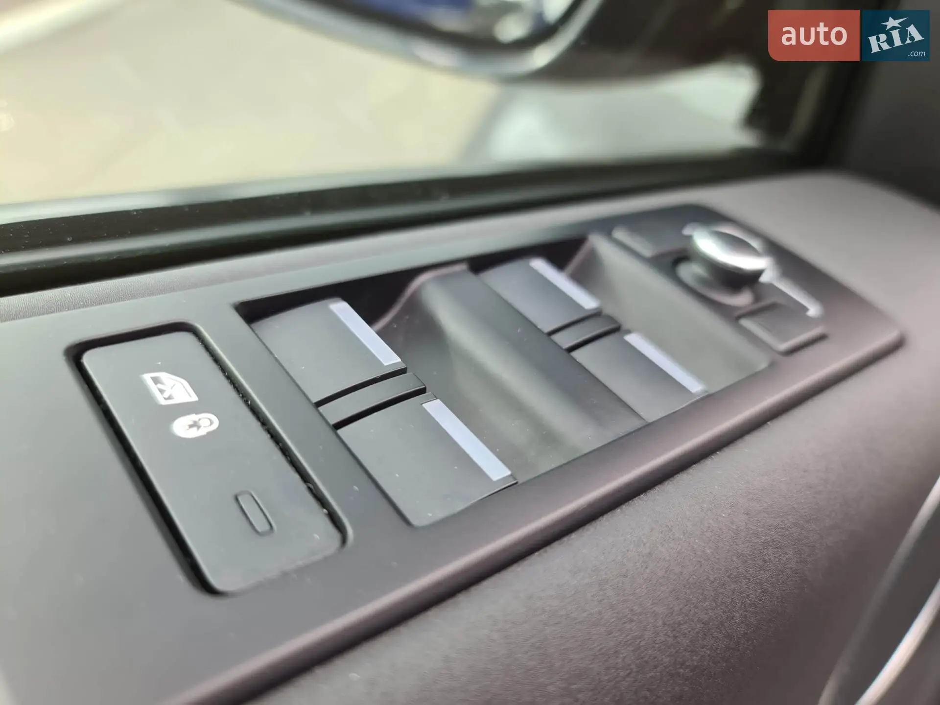2019 Land Rover Discovery - мініатюра 26