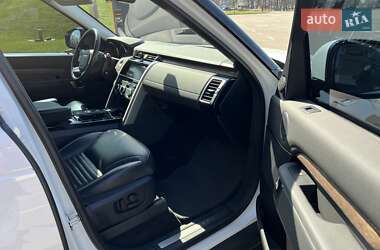 Внедорожник / Кроссовер Land Rover Discovery 2017 в 