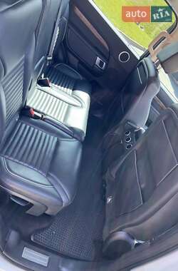 Внедорожник / Кроссовер Land Rover Discovery 2017 в 
