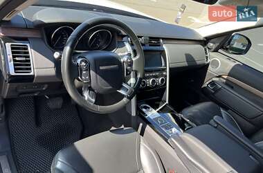 Внедорожник / Кроссовер Land Rover Discovery 2017 в 