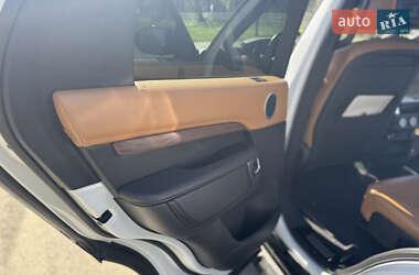 Внедорожник / Кроссовер Land Rover Discovery 2017 в 