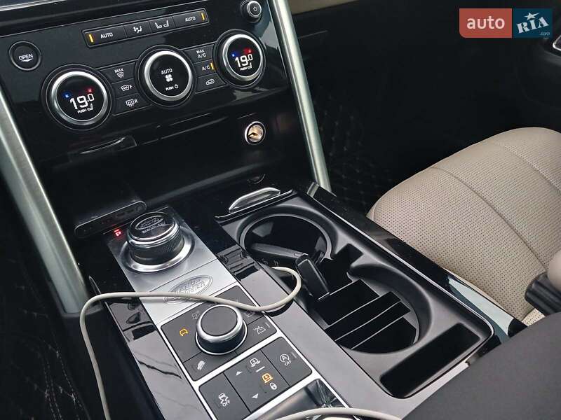 Позашляховик / Кросовер Land Rover Discovery 2019 в Києві