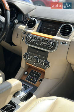 Позашляховик / Кросовер Land Rover Discovery 2013 в 