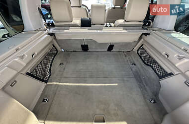 Позашляховик / Кросовер Land Rover Discovery 2013 в 