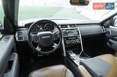 Внедорожник / Кроссовер Land Rover Discovery 2017 в 