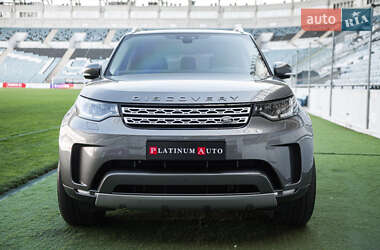 Внедорожник / Кроссовер Land Rover Discovery 2017 в 