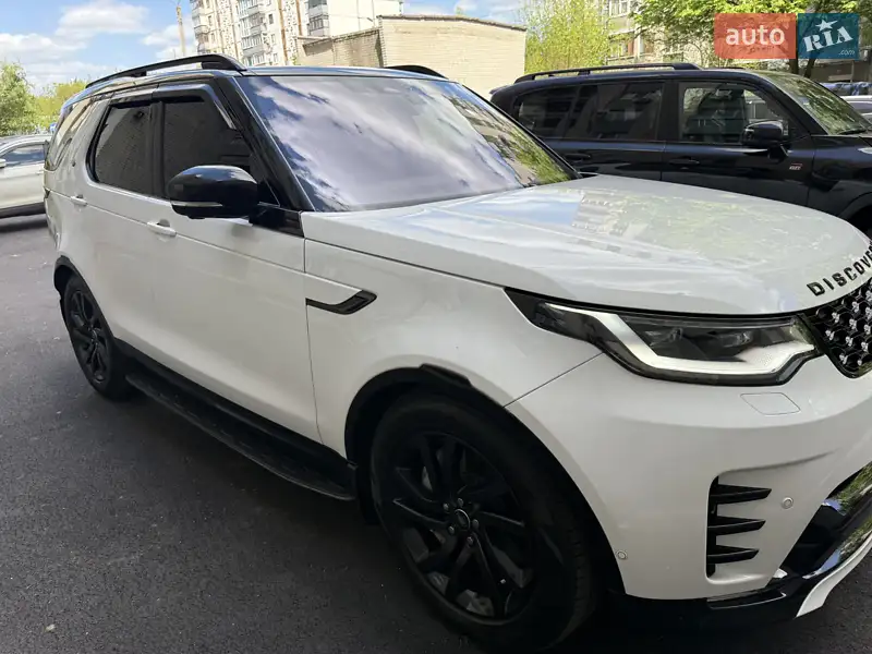 Land Rover Discovery 2023