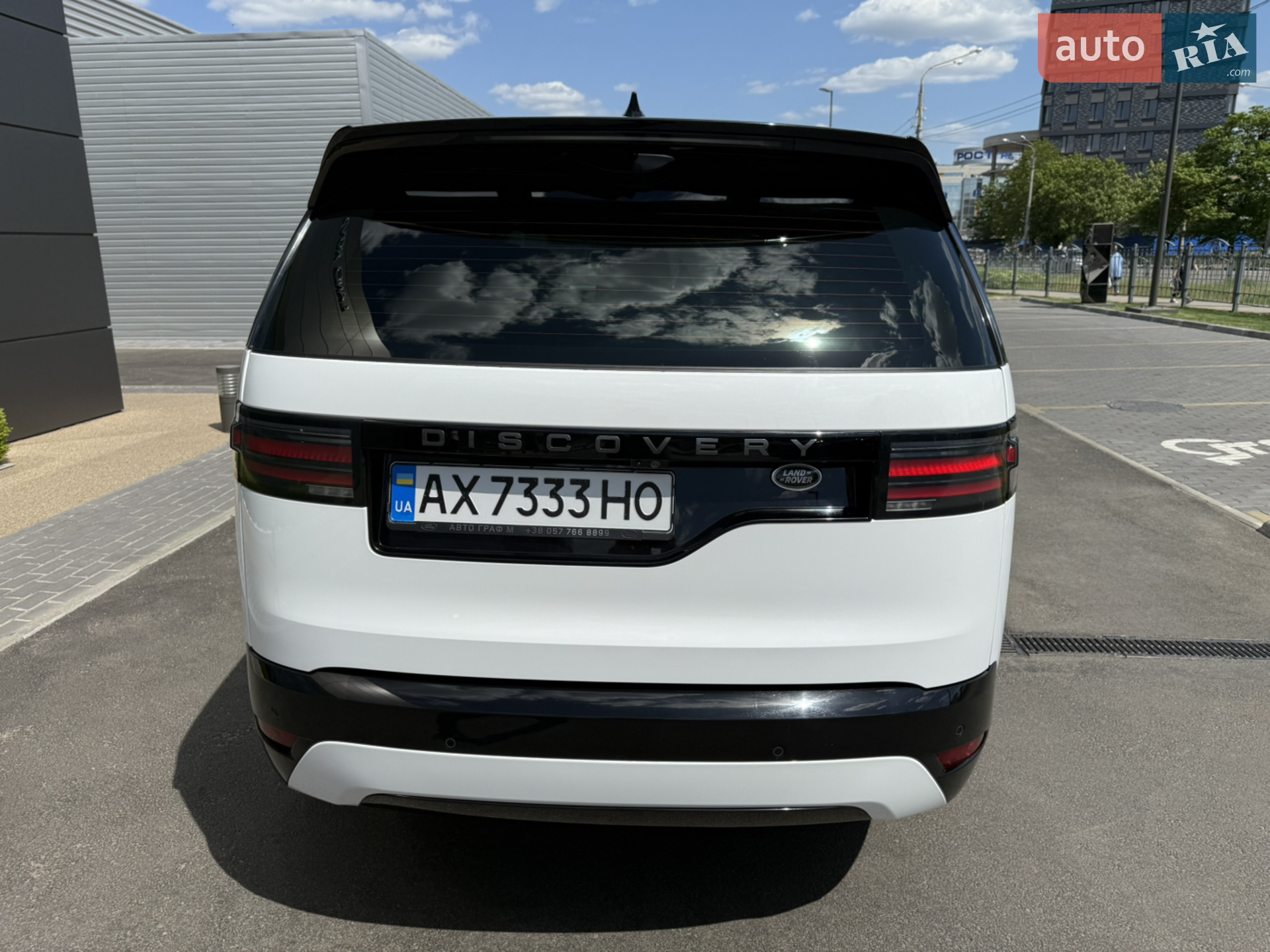 2023 Land Rover Discovery - мініатюра 16