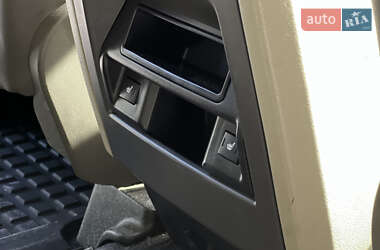 Позашляховик / Кросовер Land Rover Discovery 2005 в 