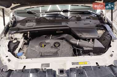 Позашляховик / Кросовер Land Rover Discovery 2015 в 