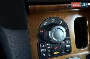 Позашляховик / Кросовер Land Rover Discovery 2010 в 