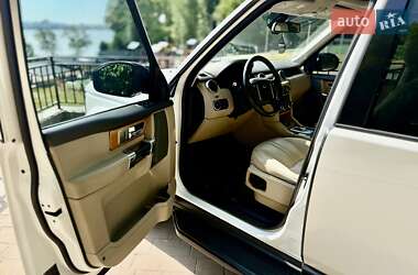 Позашляховик / Кросовер Land Rover Discovery 2015 в 