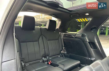 Внедорожник / Кроссовер Land Rover Discovery 2019 в 