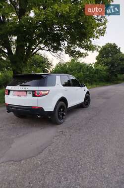 Внедорожник / Кроссовер Land Rover Discovery 2015 в 