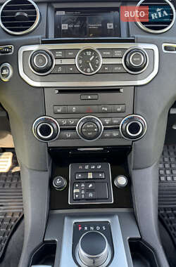 Внедорожник / Кроссовер Land Rover Discovery 2015 в 