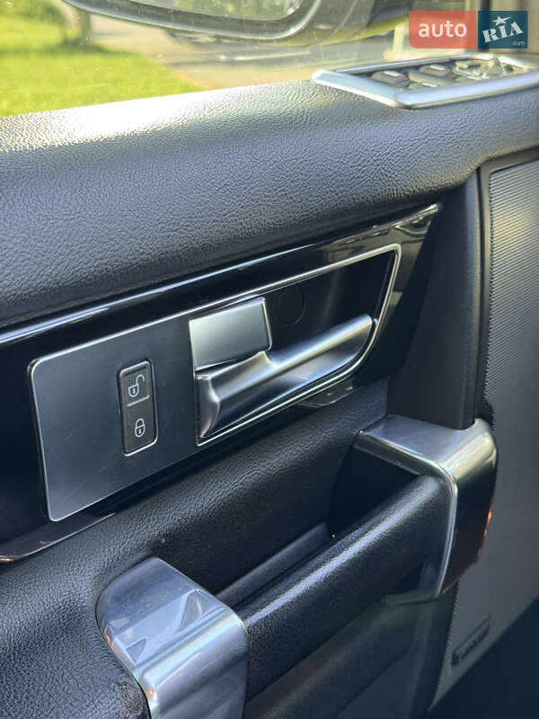 Позашляховик / Кросовер Land Rover Discovery 2015 в Хмельницькому