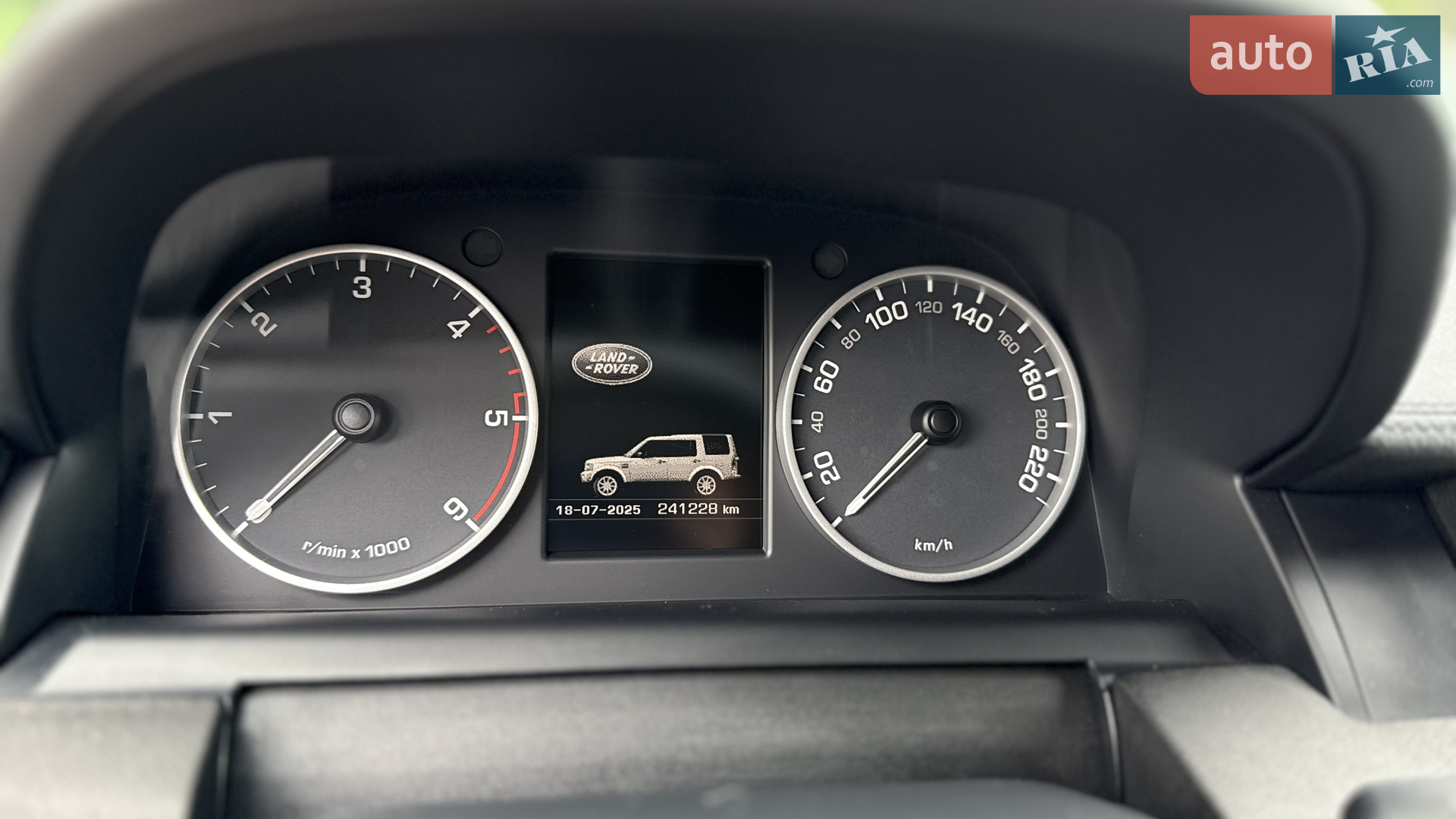 2016 Land Rover Discovery - мініатюра 32