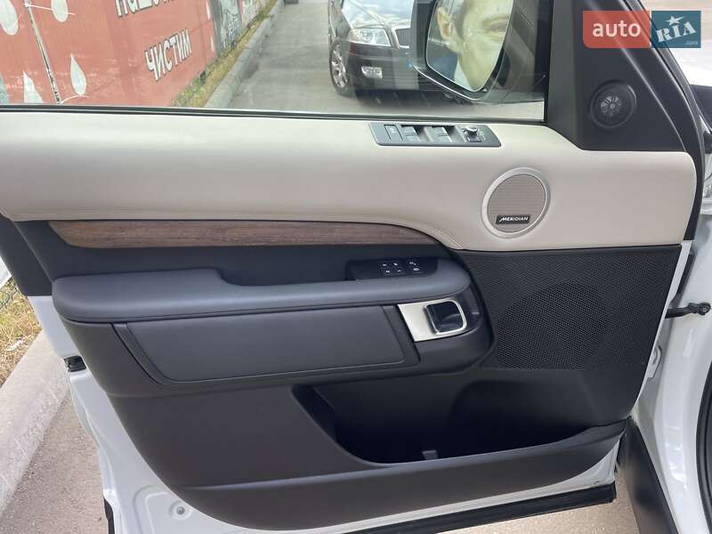 Внедорожник / Кроссовер Land Rover Discovery 2018 в Киеве