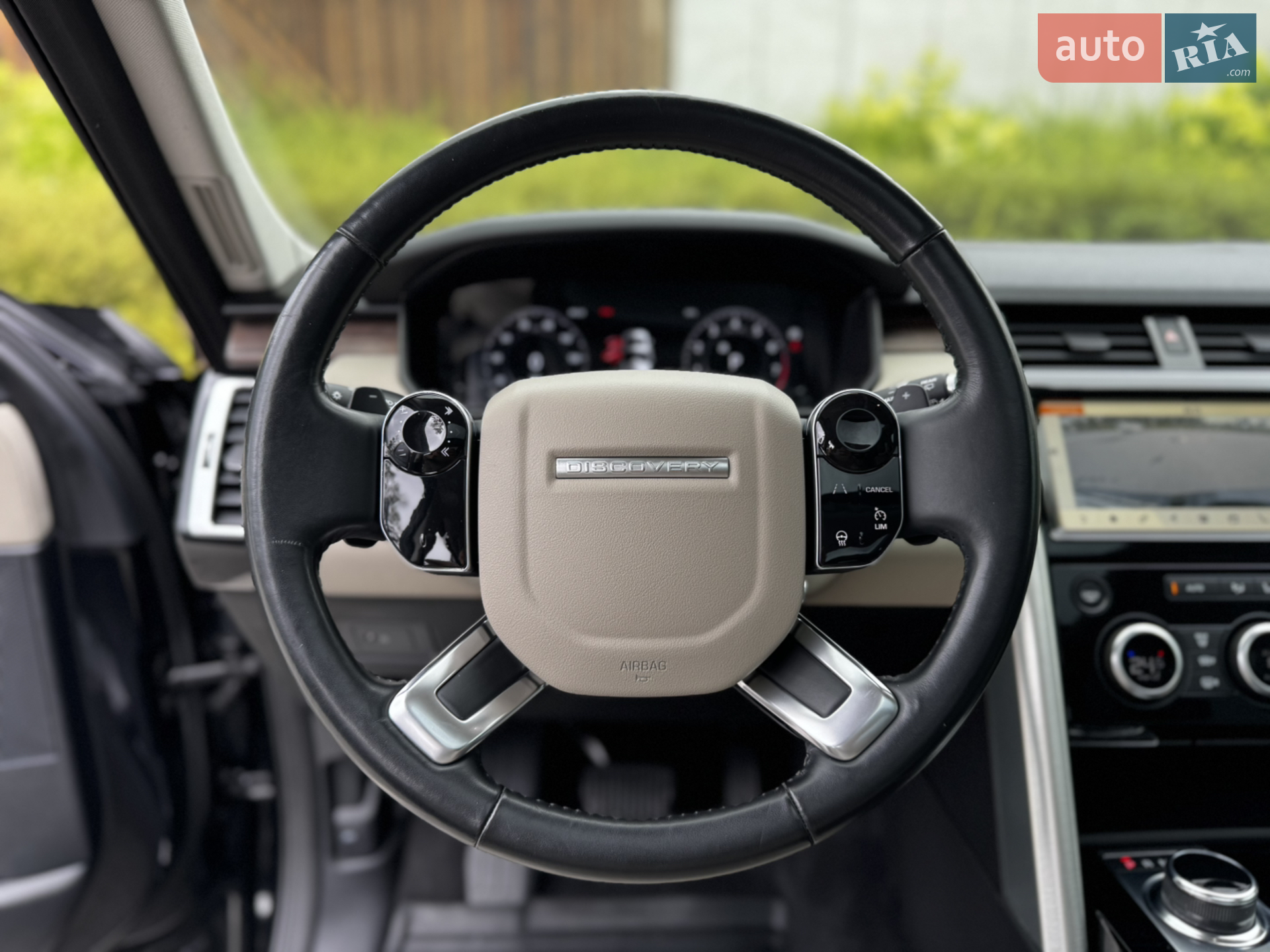 2019 Land Rover Discovery - мініатюра 46