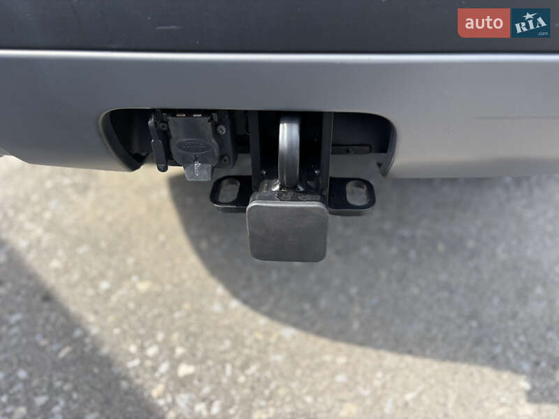 Позашляховик / Кросовер Land Rover Discovery 2018 в Києві фото 29 Позашляховик / Кросовер Land Rover Discovery 2018 в Києві