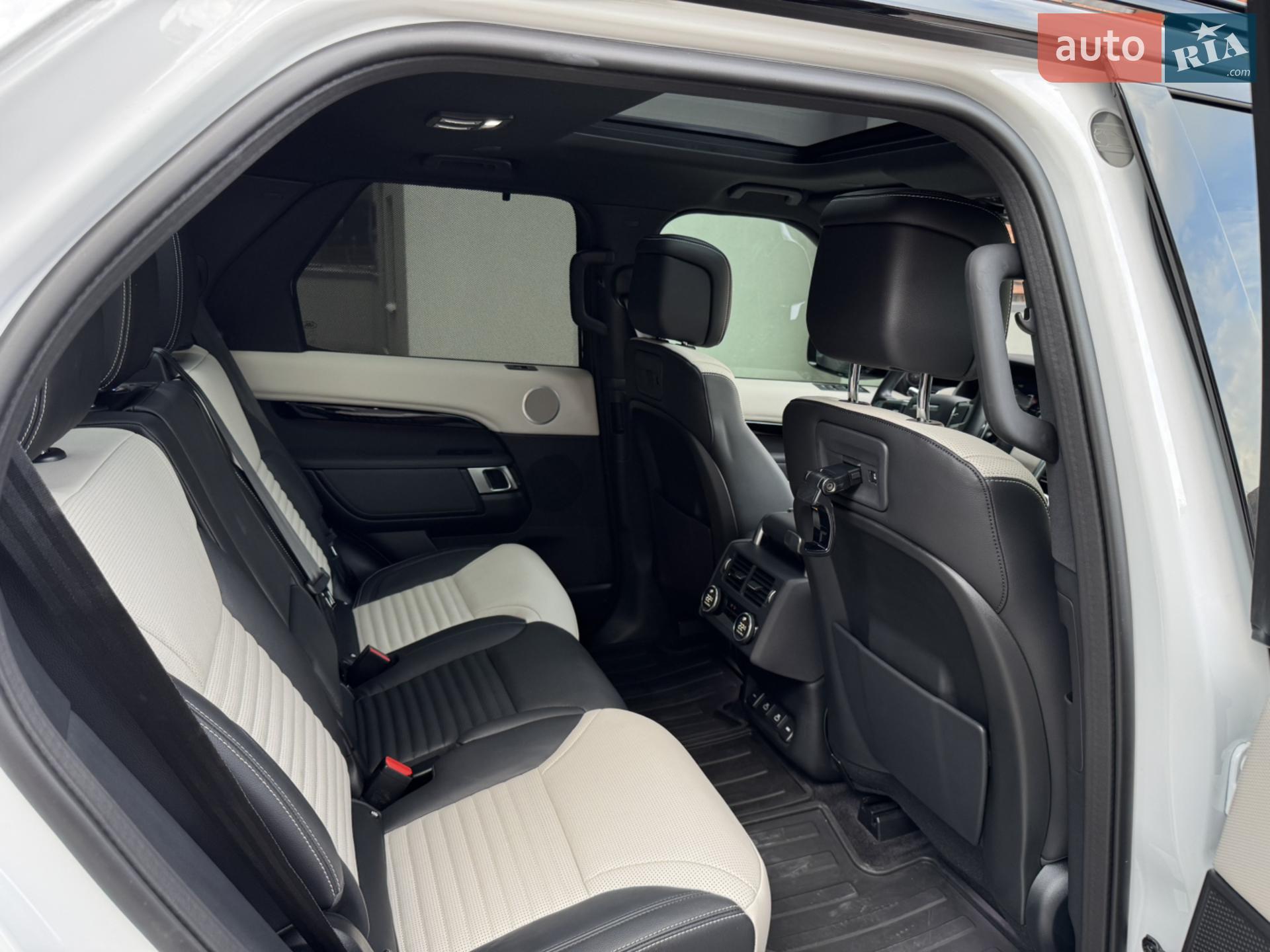 2021 Land Rover Discovery - мініатюра 24