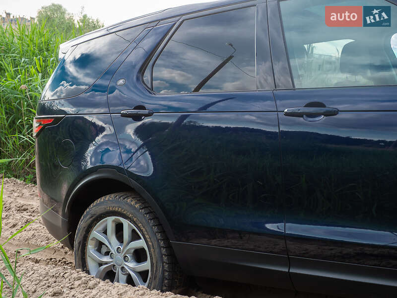 Внедорожник / Кроссовер Land Rover Discovery 2018 в Киеве