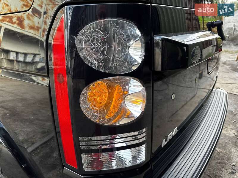 Позашляховик / Кросовер Land Rover Discovery 2016 в Києві