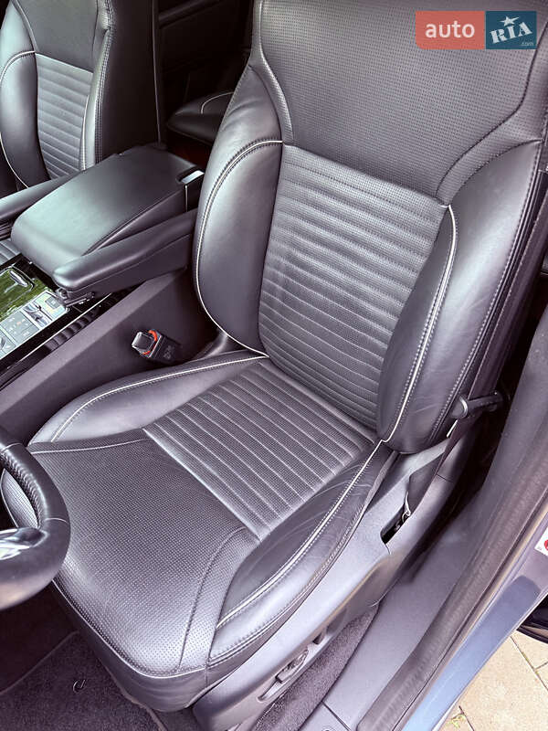 Позашляховик / Кросовер Land Rover Discovery 2019 в Києві