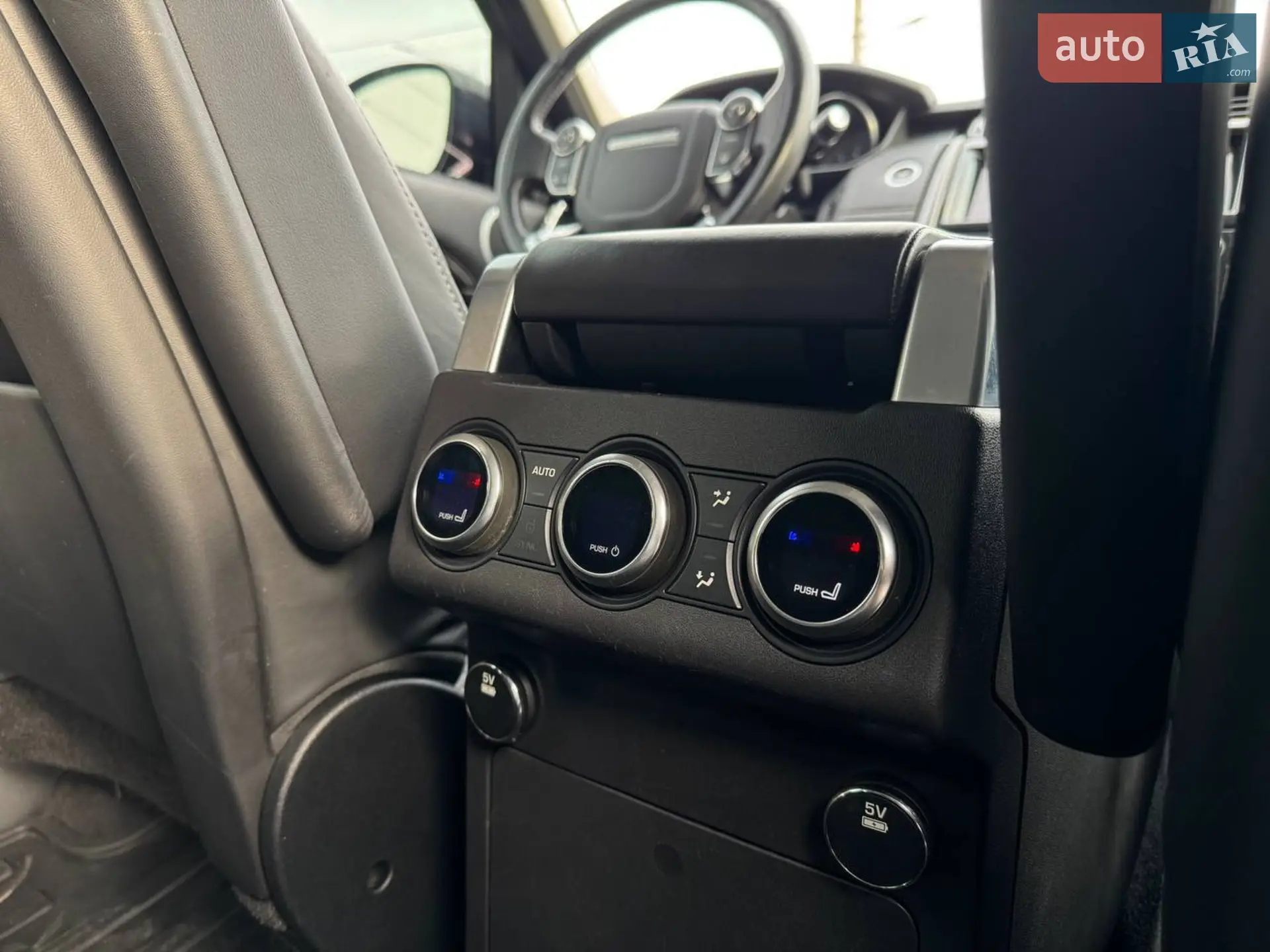 2017 Land Rover Discovery - мініатюра 19