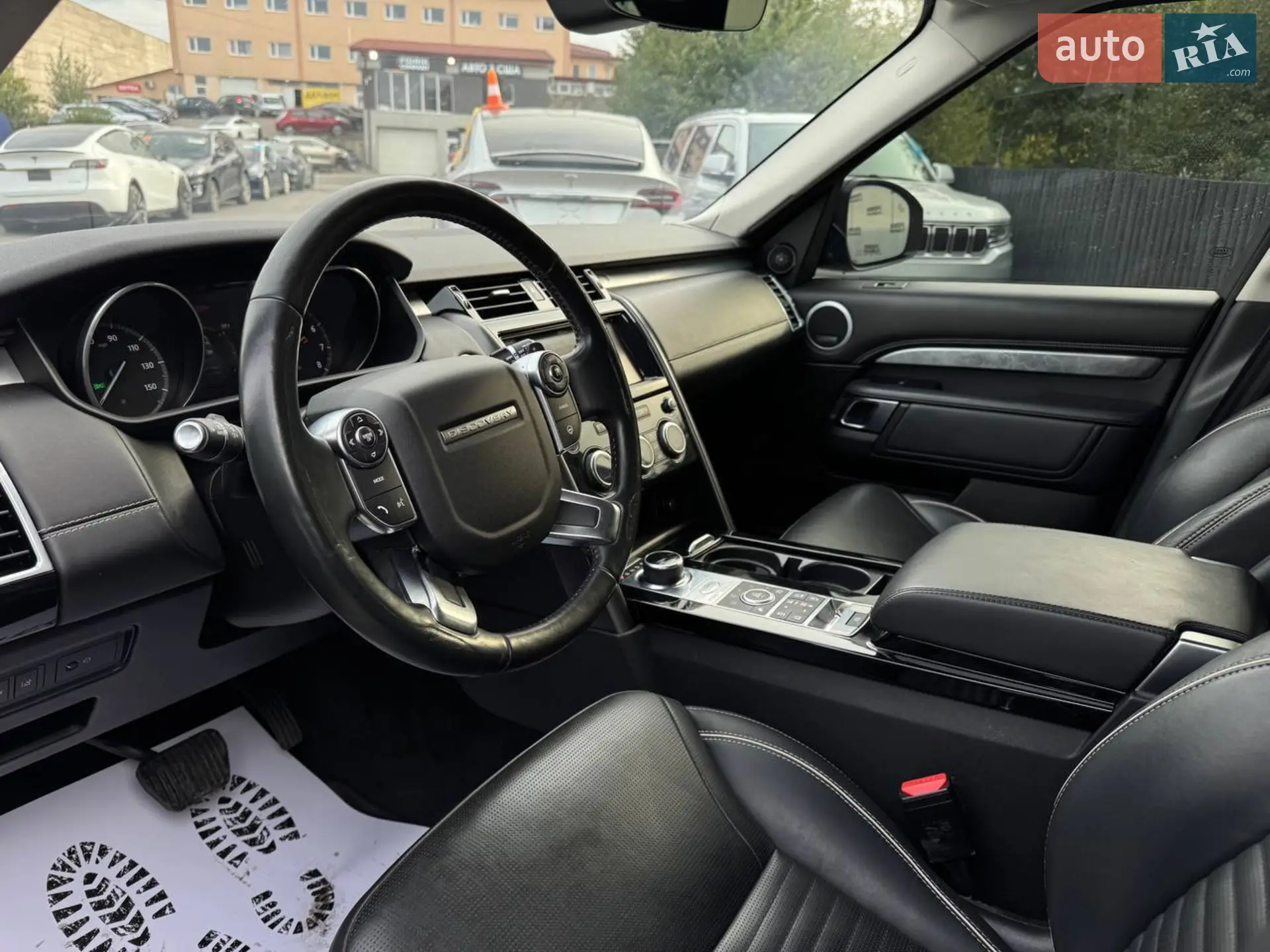 2017 Land Rover Discovery - мініатюра 25