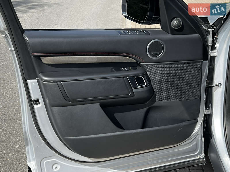 Внедорожник / Кроссовер Land Rover Discovery 2019 в Киеве фото 28 Внедорожник / Кроссовер Land Rover Discovery 2019 в Киеве