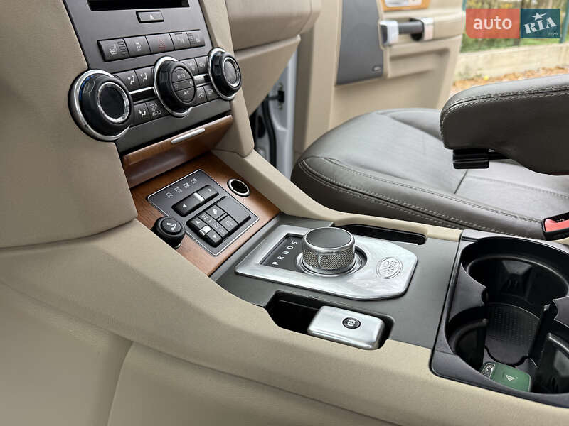 Внедорожник / Кроссовер Land Rover Discovery 2016 в Дрогобыче фото 92 Внедорожник / Кроссовер Land Rover Discovery 2016 в Дрогобыче