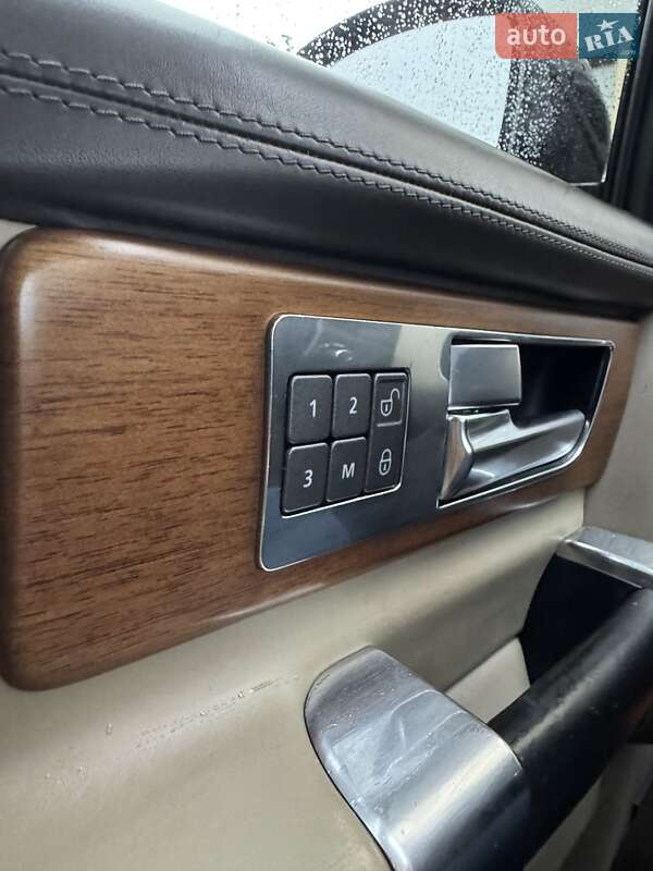 Внедорожник / Кроссовер Land Rover Discovery 2016 в Луцке фото 29 Внедорожник / Кроссовер Land Rover Discovery 2016 в Луцке