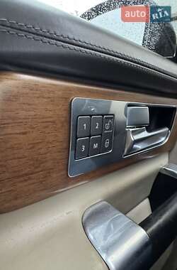 Позашляховик / Кросовер Land Rover Discovery 2016 в  фото 29 Позашляховик / Кросовер Land Rover Discovery 2016 в