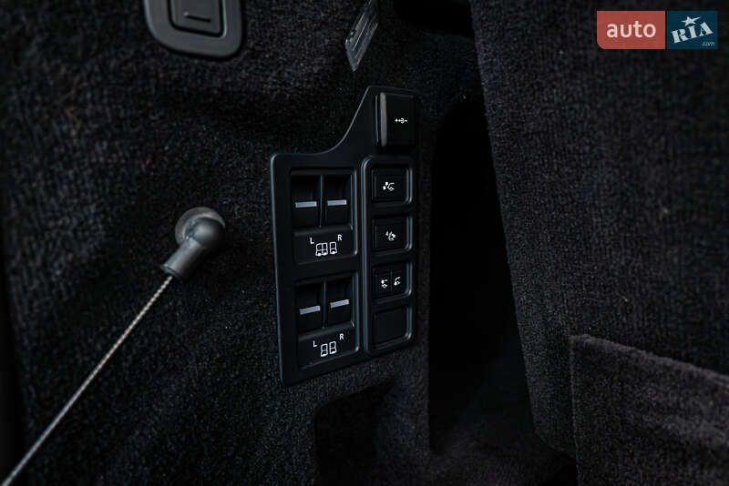 Позашляховик / Кросовер Land Rover Discovery 2023 в Києві фото 10 Позашляховик / Кросовер Land Rover Discovery 2023 в Києві