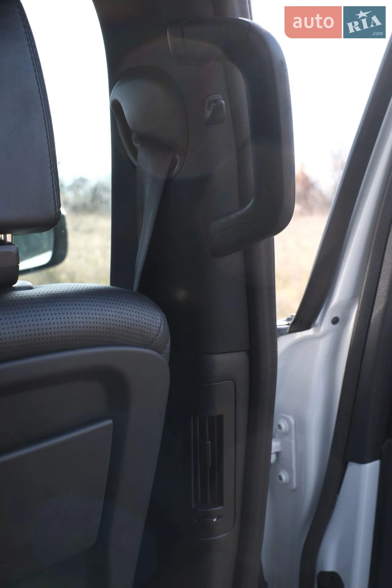 2018 Land Rover Discovery - мініатюра 29