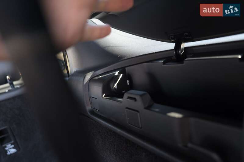 Внедорожник / Кроссовер Land Rover Discovery 2018 в Виннице