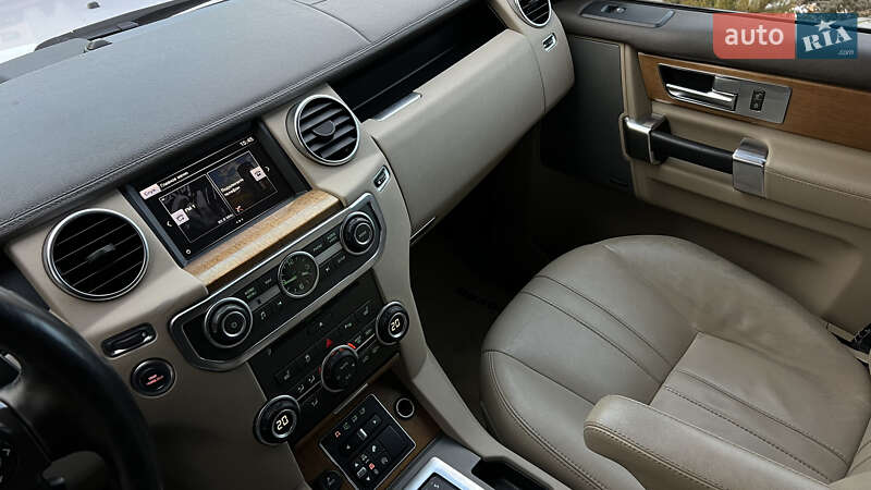 Внедорожник / Кроссовер Land Rover Discovery 2016 в Львове