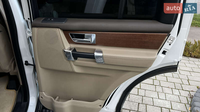 Внедорожник / Кроссовер Land Rover Discovery 2016 в Львове