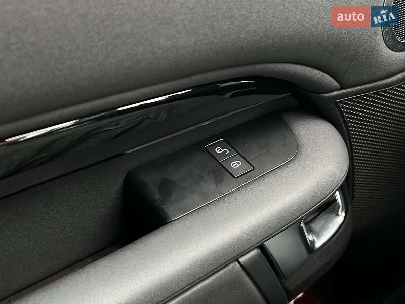 Внедорожник / Кроссовер Land Rover Discovery 2018 в Киеве