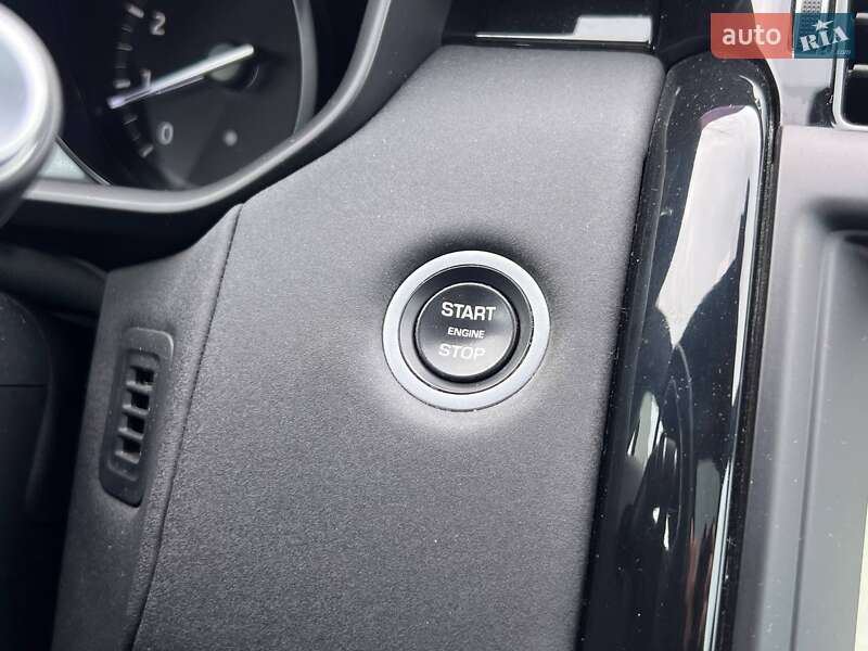 Внедорожник / Кроссовер Land Rover Discovery 2018 в Киеве