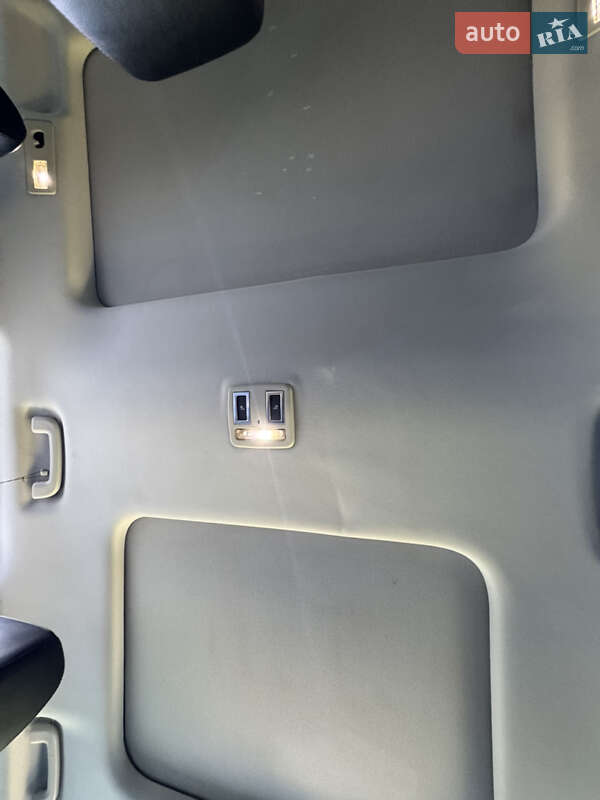 Внедорожник / Кроссовер Land Rover Discovery 2019 в Львове