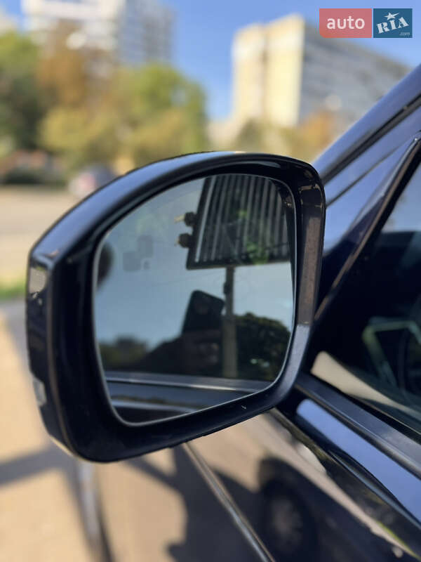 Внедорожник / Кроссовер Land Rover Discovery 2019 в Львове