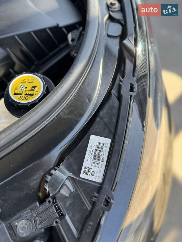 Внедорожник / Кроссовер Land Rover Discovery 2019 в Львове