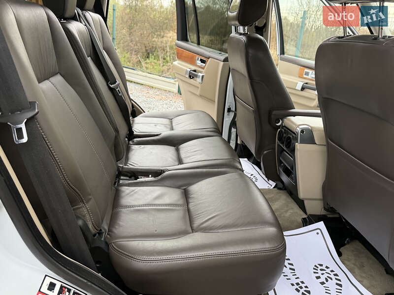 Внедорожник / Кроссовер Land Rover Discovery 2016 в Дрогобыче